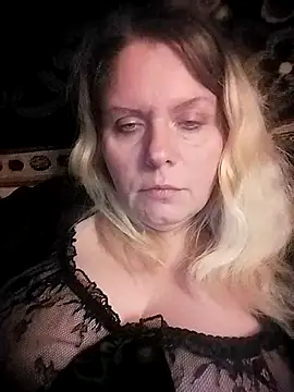 Snapshot of Lana-murr chatting on 26, 11, 2025 Lana-murr online show from 26, 11, 2025