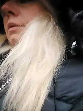 Snapshot of Lana-murr chatting on 1, 12, 2025 Lana-murr online show from 1, 12, 2025