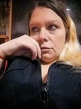 Snapshot of Lana-murr chatting on 3, 12, 2025 Lana-murr online show from 3, 12, 2025