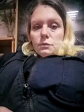 Snapshot of Lana-murr chatting on 3, 12, 2025 Lana-murr online show from 3, 12, 2025