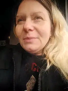 Snapshot of Lana-murr chatting on 15, 12, 2025 Lana-murr online show from 15, 12, 2025