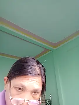 Snapshot of bella-la chatting on 2, 11, 2025 bella-la online show from 2, 11, 2025