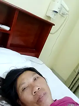 Snapshot of bella-la chatting on 17, 11, 2025 bella-la online show from 17, 11, 2025