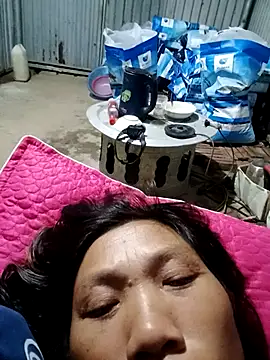 Snapshot of bella-la chatting on 24, 11, 2025 bella-la online show from 24, 11, 2025