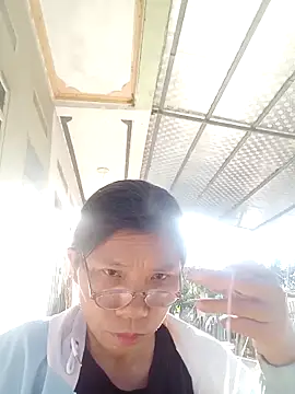 Snapshot of bella-la chatting on 28, 11, 2025 bella-la online show from 28, 11, 2025