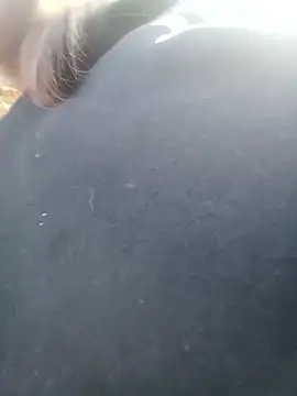 Snapshot of bella-la chatting on 2, 12, 2025 bella-la online show from 2, 12, 2025