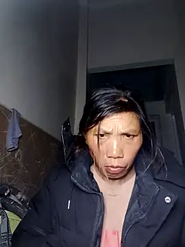 Snapshot of bella-la chatting on 4, 12, 2025 bella-la online show from 4, 12, 2025