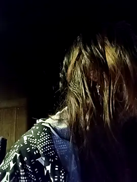 Snapshot of bella-la chatting on 15, 12, 2025 bella-la online show from 15, 12, 2025