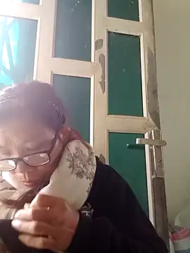 bella-la online show from 18, 12, 2025