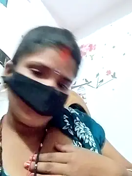 Snapshot of hot_couple_000 chatting on 11, 11, 2025 hot couple 000 online show from 11, 11, 2025