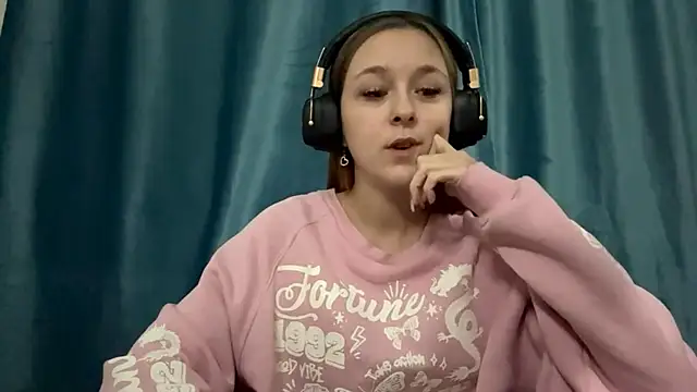 Snapshot of HOTBellakle chatting on 7, 11, 2025 HOTBellakle online show from 7, 11, 2025