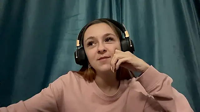 Snapshot of HOTBellakle chatting on 14, 11, 2025 HOTBellakle online show from 14, 11, 2025