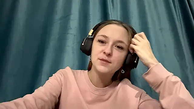 Snapshot of HOTBellakle chatting on 18, 11, 2025 HOTBellakle online show from 18, 11, 2025