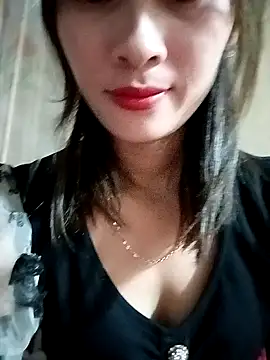 Snapshot of Em_xinh01 chatting on 29, 10, 2025 Em xinh01 online show from 29, 10, 2025