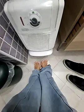 Snapshot of Piediniecollant chatting on 4, 11, 2025 Piediniecollant online show from 4, 11, 2025