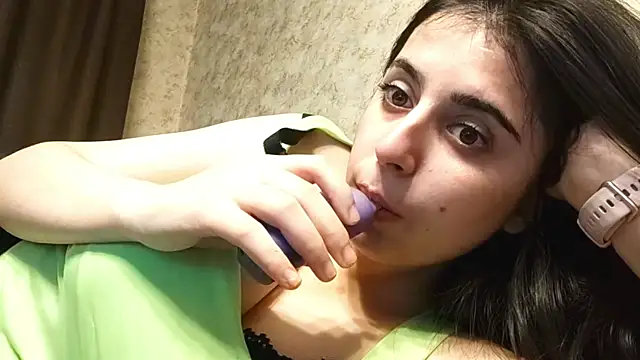 Snapshot of Lina_rix chatting on 28, 10, 2025 Lina rix online show from 28, 10, 2025