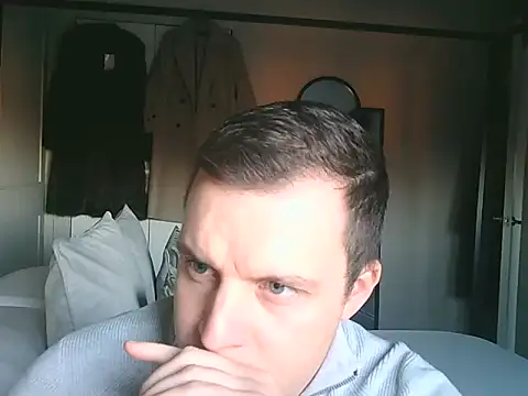 Snapshot of scotsman202513 chatting on 19, 11, 2025 scotsman202513 online show from 19, 11, 2025