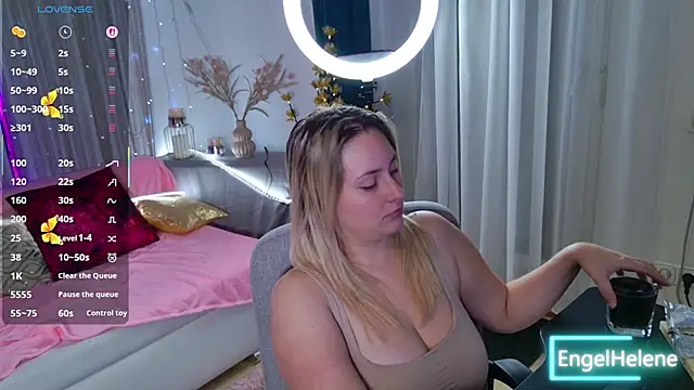 Snapshot of EngelHelene chatting on 27, 11, 2025 EngelHelene online show from 27, 11, 2025