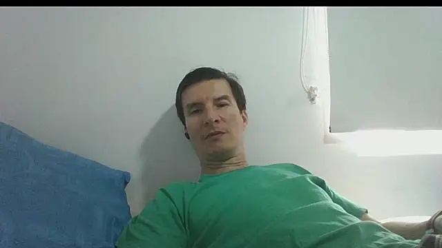 Snapshot of carliesexyman chatting on 15, 11, 2025 carliesexyman online show from 15, 11, 2025