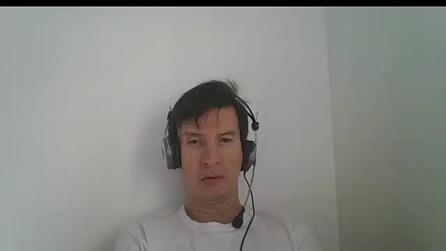 Snapshot of carliesexyman chatting on 18, 11, 2025 carliesexyman online show from 18, 11, 2025