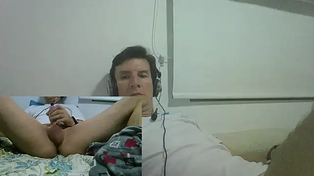 Snapshot of carliesexyman chatting on 2, 12, 2025 carliesexyman online show from 2, 12, 2025