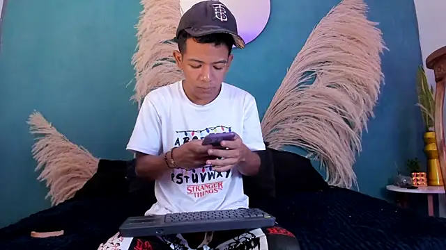 wild best online show from 4, 12, 2025