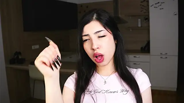 Snapshot of TonjaNeace chatting on 6, 11, 2025 TonjaNeace online show from 6, 11, 2025