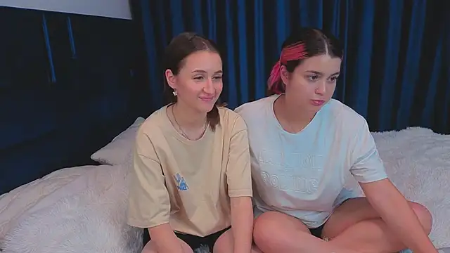 Snapshot of SharieTenuta chatting on 12, 11, 2025 SharieTenuta online show from 12, 11, 2025