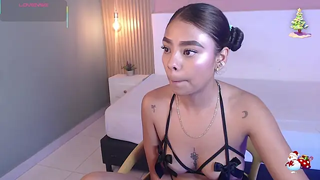 Snapshot of SoffiaDams2 chatting on 24, 11, 2025 SoffiaDams2 online show from 24, 11, 2025