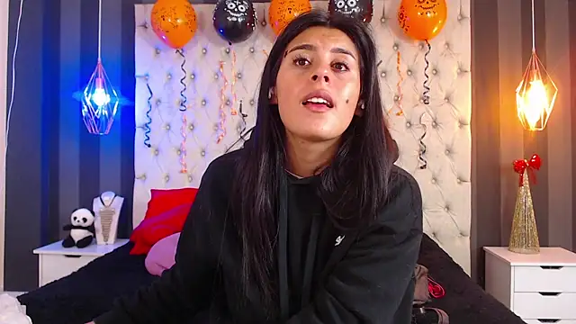 Camile Petite online show from 29, 10, 2025