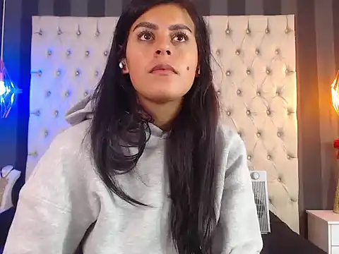 Camile Petite online show from 22, 11, 2025