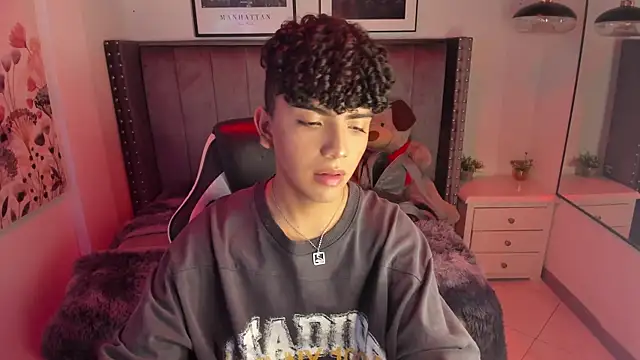 Snapshot of Niick_Twiink chatting on 16, 12, 2025 Niick Twiink online show from 16, 12, 2025