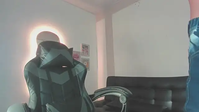 Snapshot of Senpai_Lover chatting on 25, 11, 2025 Senpai Lover online show from 25, 11, 2025