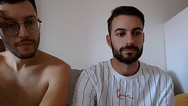 Snapshot of Amicisegreti2 chatting on 2, 11, 2025 Amicisegreti2 online show from 2, 11, 2025