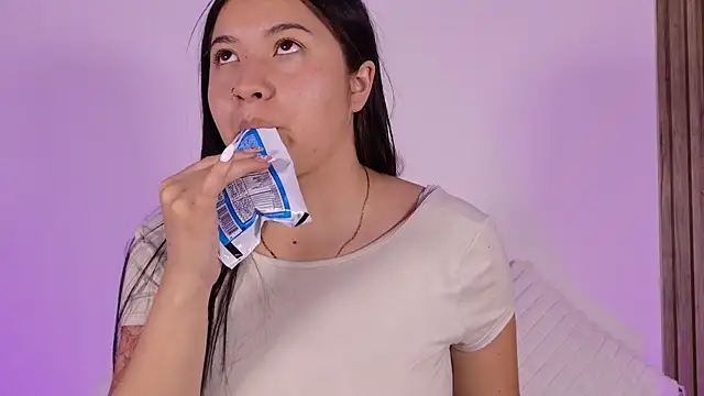 Maddy69a   online show from 12, 11, 2025