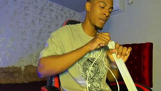 Snapshot of for_itan chatting on 15, 12, 2025 for itan online show from 15, 12, 2025