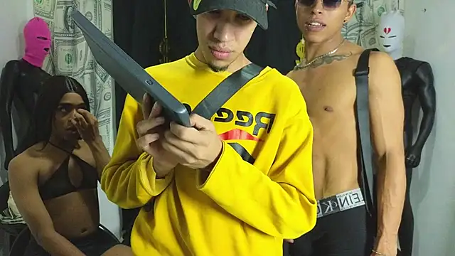 Snapshot of Scoundrel_Room chatting on 15, 12, 2025 Scoundrel Room online show from 15, 12, 2025