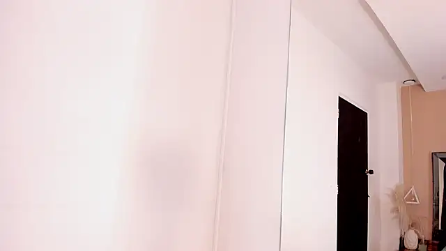 Alicee Evans  online show from 5, 11, 2025