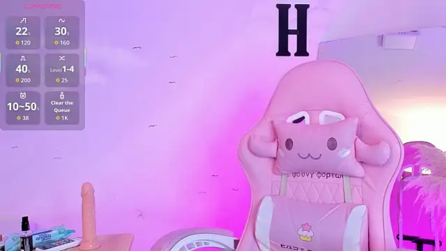 Snapshot of AllysGrey chatting on 4, 11, 2025 AllysGrey online show from 4, 11, 2025