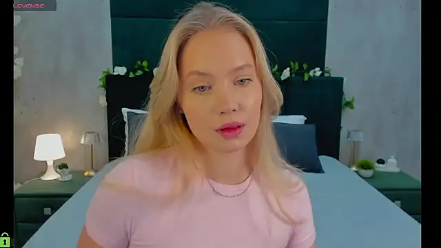 Snapshot of Melanie_Ryer chatting on 26, 11, 2025 Melanie Ryer online show from 26, 11, 2025