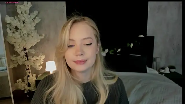 Snapshot of Melanie_Ryer chatting on 14, 12, 2025 Melanie Ryer online show from 14, 12, 2025