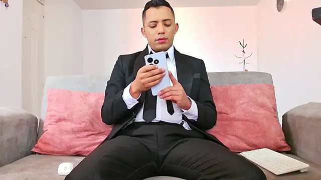 Snapshot of Mike_Fetiche chatting on 29, 11, 2025 Mike Fetiche online show from 29, 11, 2025