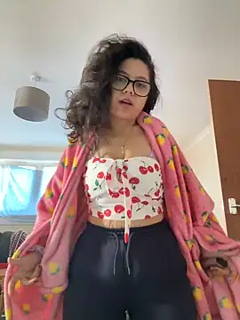 Snapshot of Sexy_MamacitaX chatting on 29, 10, 2025 Sexy MamacitaX online show from 29, 10, 2025