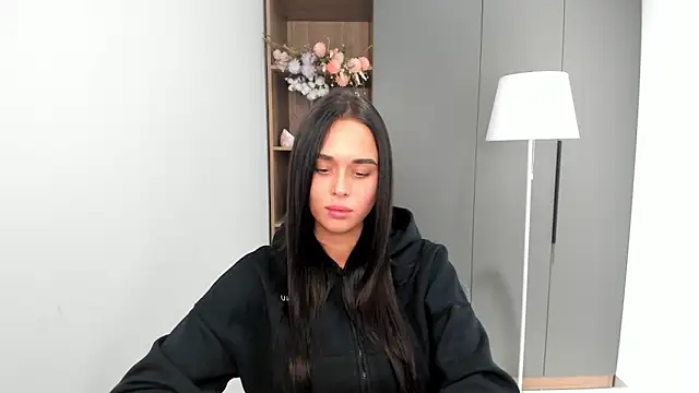 MagdalenWikle online show from 31, 10, 2025