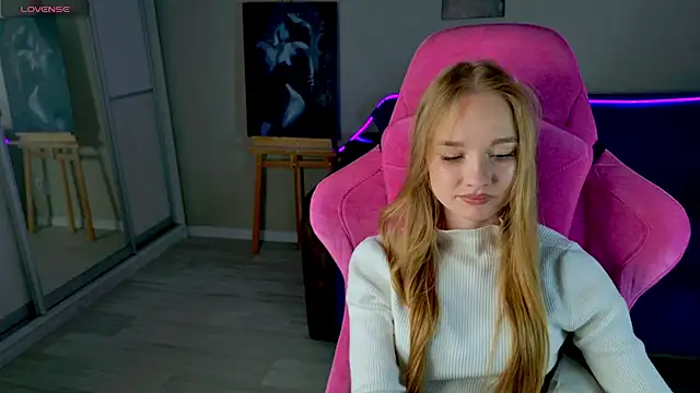 Snapshot of Shawty_Mia chatting on 19, 11, 2025 Shawty Mia online show from 19, 11, 2025