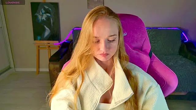 Snapshot of Shawty_Mia chatting on 3, 12, 2025 Shawty Mia online show from 3, 12, 2025