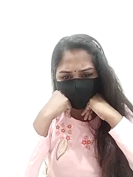 Green LaDY66 online show from 25, 11, 2025