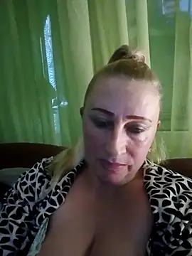 Snapshot of Esenia505 chatting on 4, 11, 2025 Esenia505 online show from 4, 11, 2025