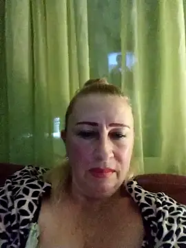 Snapshot of Esenia505 chatting on 13, 11, 2025 Esenia505 online show from 13, 11, 2025