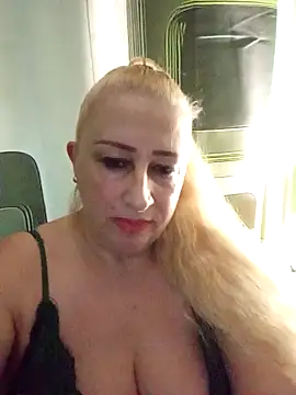 Snapshot of Esenia505 chatting on 27, 11, 2025 Esenia505 online show from 27, 11, 2025